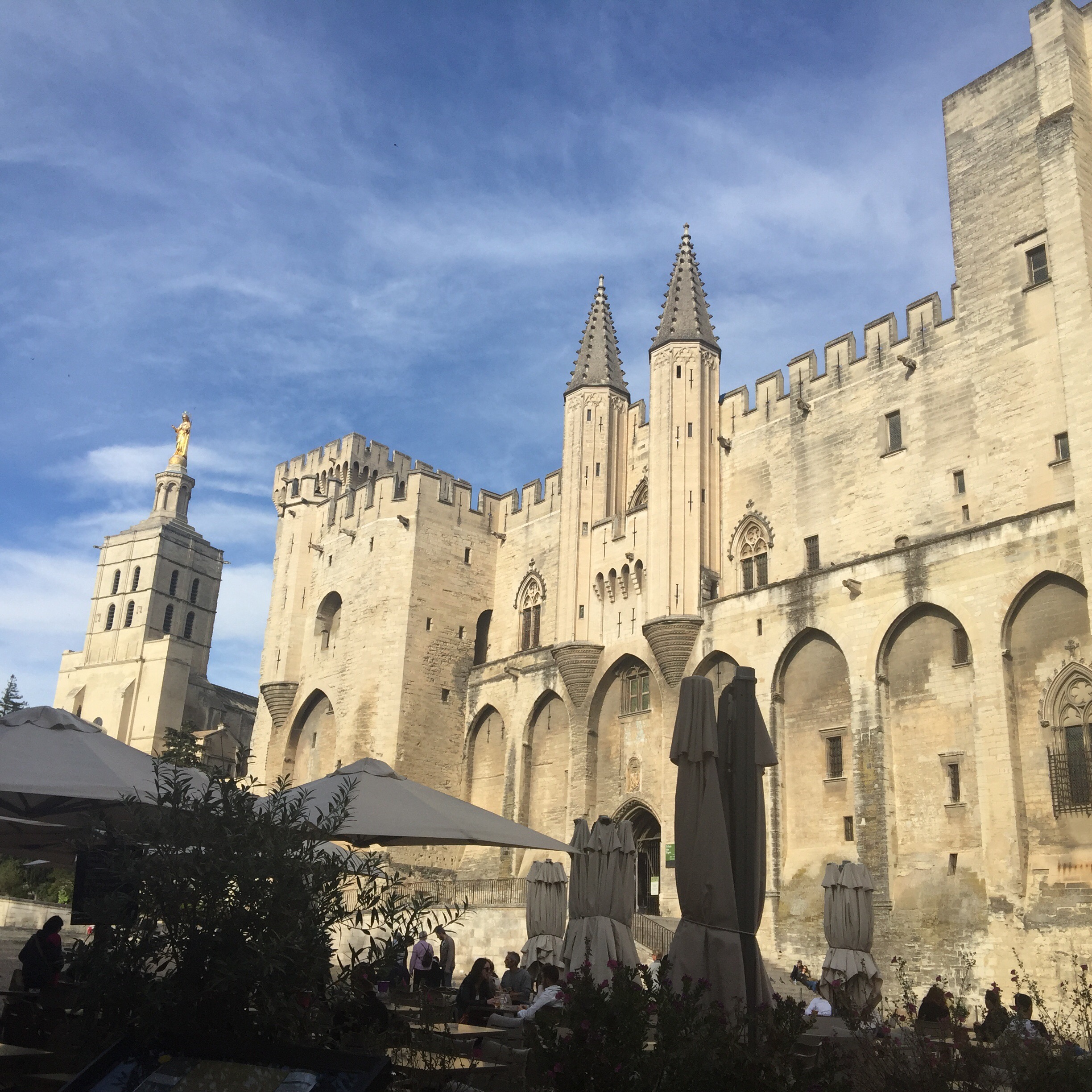 Plaisir des yeux: le palais des papes… Avignon!